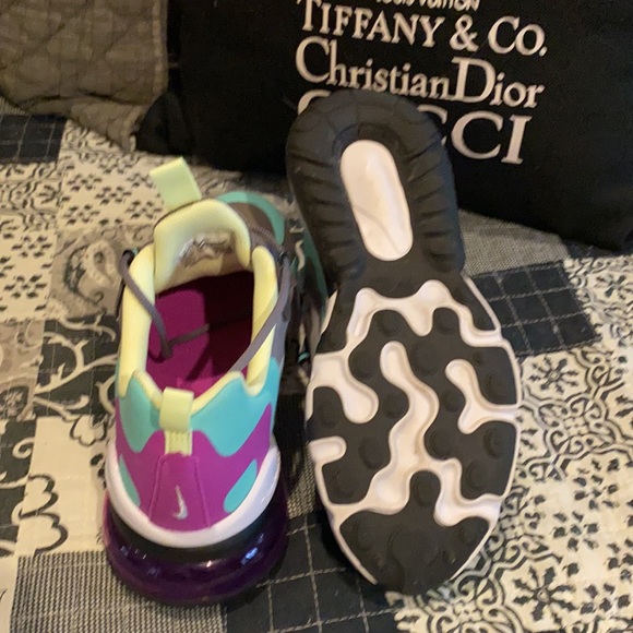 Youth/Womens Nike 270 React *HOTT* - Picture 3 of 4